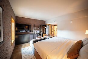 The Horton Hotel and Rooftop Lounge