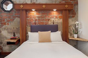 The Horton Hotel and Rooftop Lounge