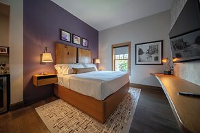 The Horton Hotel and Rooftop Lounge