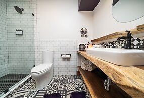 The Horton Hotel and Rooftop Lounge