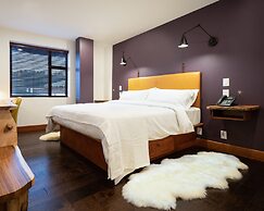 The Horton Hotel and Rooftop Lounge