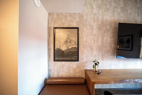 The Horton Hotel and Rooftop Lounge