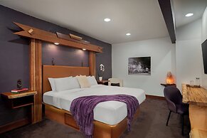The Horton Hotel and Rooftop Lounge
