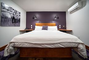 The Horton Hotel and Rooftop Lounge