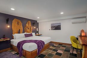 The Horton Hotel and Rooftop Lounge
