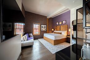 The Horton Hotel and Rooftop Lounge