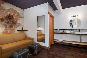 The Horton Hotel and Rooftop Lounge