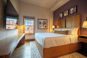 The Horton Hotel and Rooftop Lounge