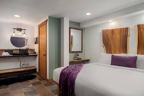The Horton Hotel and Rooftop Lounge