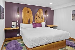 The Horton Hotel and Rooftop Lounge