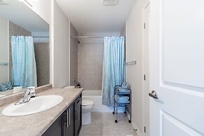 GLOBALSTAY. Modern Townhomes on Lake Ontario