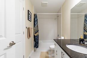 GLOBALSTAY. Modern Townhomes on Lake Ontario