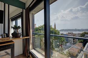 Fragments Hotel
