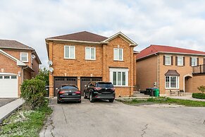 GLOBALSTAY. Modern Family Basement in Mississauga