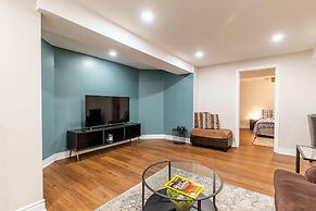 GLOBALSTAY. Modern Family Basement in Mississauga