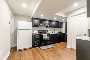 GLOBALSTAY. Modern Family Basement in Mississauga