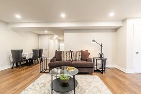 GLOBALSTAY. Modern Family Basement in Mississauga