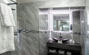 Villa Roca Boutique Resort & Suites-ADULT ONLY