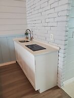 Hollywood Gardens Inn & Suites