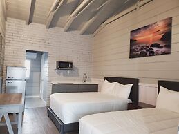 Hollywood Gardens Inn & Suites