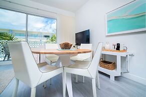 Cayman Luxury Rentals at The Grove