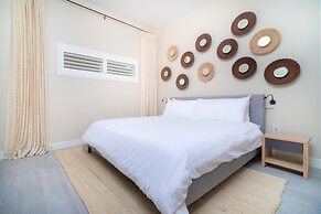 Cayman Luxury Rentals at The Grove