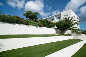 Cayman Luxury Rentals at The Grove