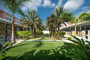 Cayman Luxury Rentals at The Grove
