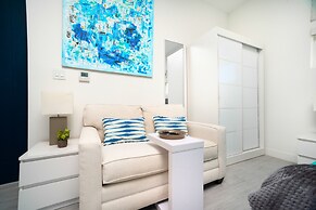 Cayman Luxury Rentals at The Grove