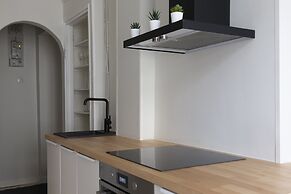 Cozy 1BR apartment with great location