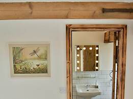 Nest Holiday Hideaway Wren Cottage Stunning Area!