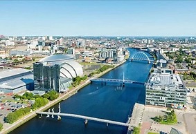 Central Glasgow Apartment - Sleeps 2 & Kitchen