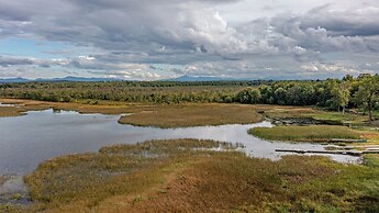 Cozy Colchester Cabin near Lake by RedAwning