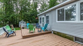 Cozy Colchester Cabin near Lake by RedAwning