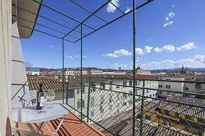 Penthouse With Terrace-hosted by Sweetstay