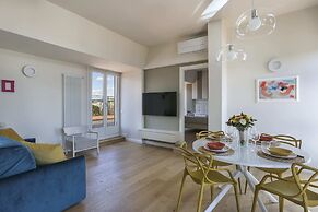 Penthouse With Terrace-hosted by Sweetstay