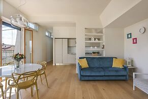 Penthouse With Terrace-hosted by Sweetstay