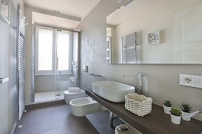 Penthouse With Terrace-hosted by Sweetstay