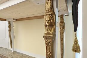 Lullaby Suite-hosted by Sweetstay