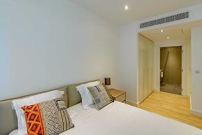 Luxury Modern Apartment With Exceptional Views! Hosted by Sweetstay