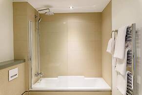 Luxury Modern Apartment With Exceptional Views! Hosted by Sweetstay