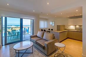 Luxury Modern Apartment With Exceptional Views! Hosted by Sweetstay