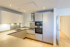 Luxury Modern Apartment With Exceptional Views! Hosted by Sweetstay