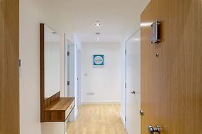 Luxury Modern Apartment With Exceptional Views! Hosted by Sweetstay