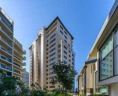 Luxury Modern Apartment With Exceptional Views! Hosted by Sweetstay