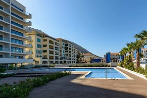 Luxury Modern Apartment With Exceptional Views! Hosted by Sweetstay