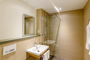 Luxury Modern Apartment With Exceptional Views! Hosted by Sweetstay