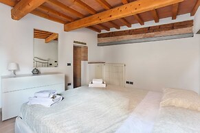 Uffizi Suite I - Hosted by Sweetstay