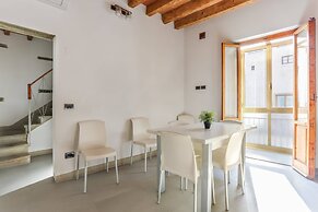 Uffizi Suite I - Hosted by Sweetstay