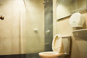 Vaccinated Staff - Capital O 826 Green Windows Dormitel